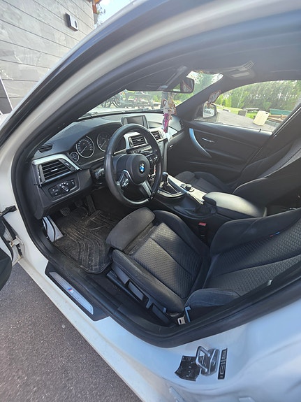BMW 320d 5 of 5