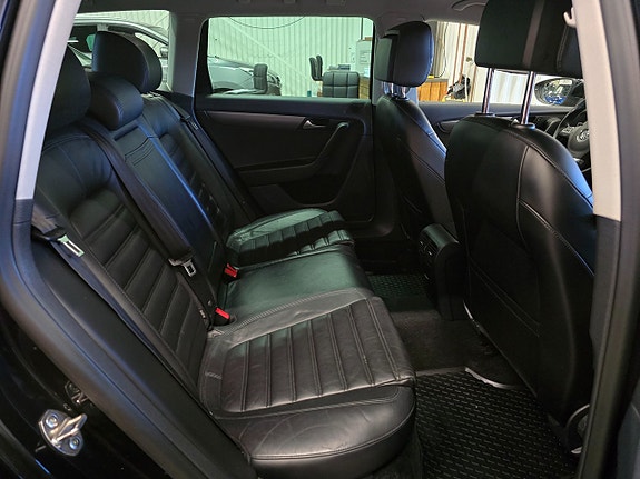 Volkswagen Passat 17 of 22