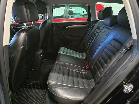 Volkswagen Passat 16 of 22