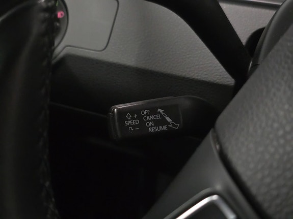 Volkswagen Passat 18 of 22