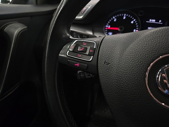 Volkswagen Passat 11 of 22