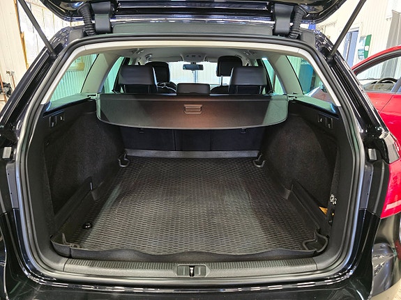 Volkswagen Passat 8 of 22
