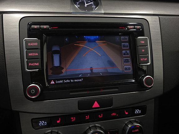 Volkswagen Passat 21 of 22