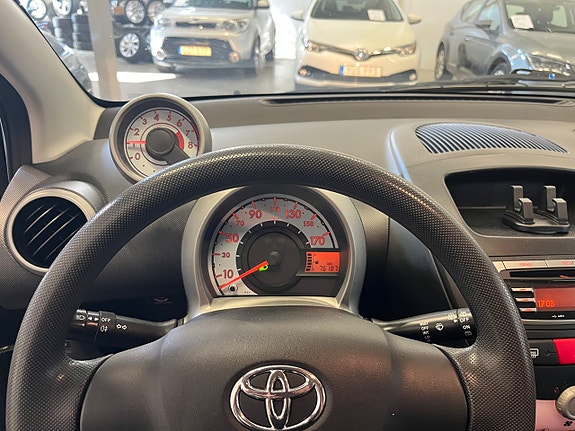 Toyota Aygo 7 of 14