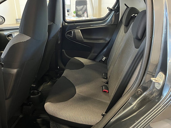 Toyota Aygo 8 of 14