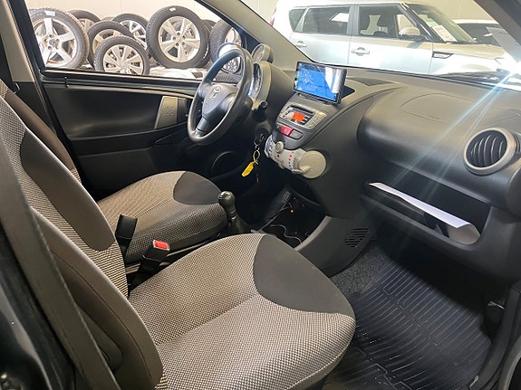 Toyota Aygo 11 of 14