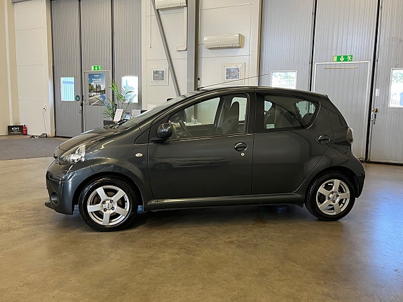 Toyota Aygo 3 of 14