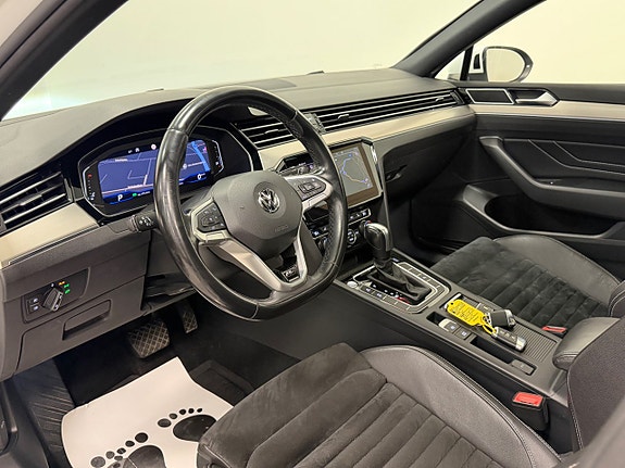 Volkswagen Passat 10 of 29