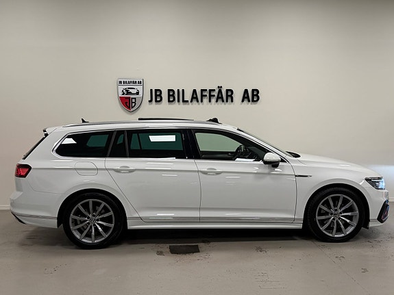 Volkswagen Passat 8 of 29