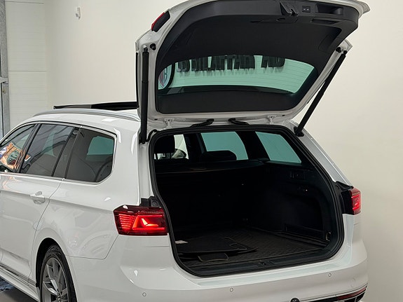 Volkswagen Passat 27 of 29