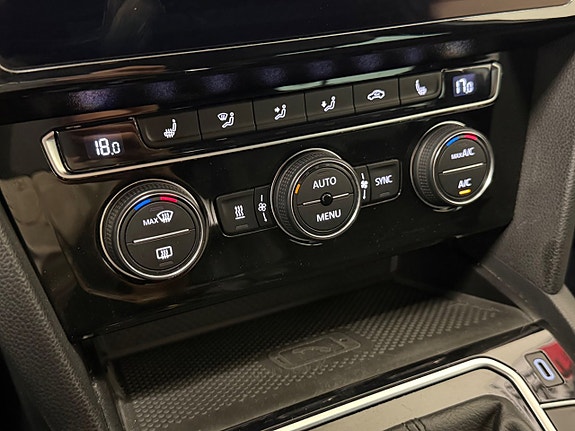 Volkswagen Passat 22 of 29