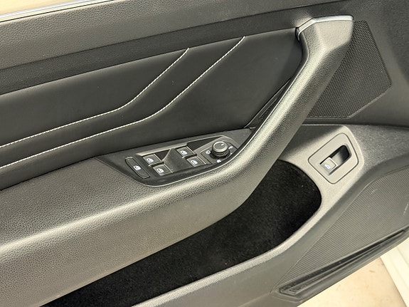 Volkswagen Passat 11 of 29