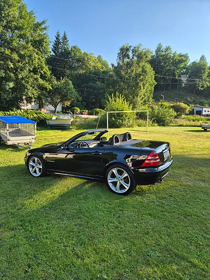 Mercedes-Benz SLK230 3 of 5