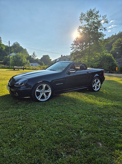 Mercedes-Benz SLK230 2 of 5