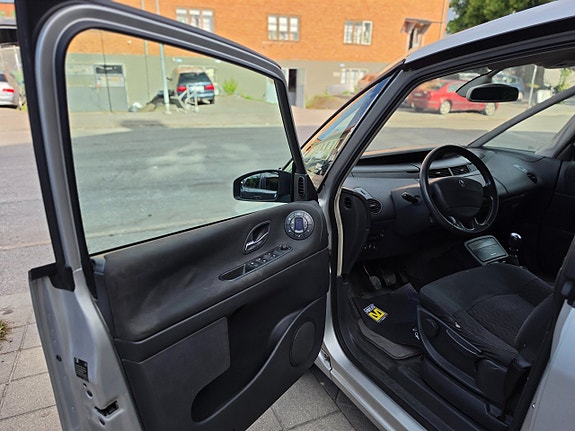 Renault Espace 15 of 28