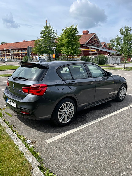 BMW 118d 4 of 5