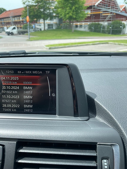 BMW 118d 13 of 15