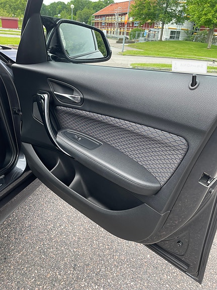 BMW 118d 7 of 15