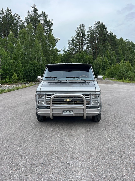 Chevrolet G20 2 of 5