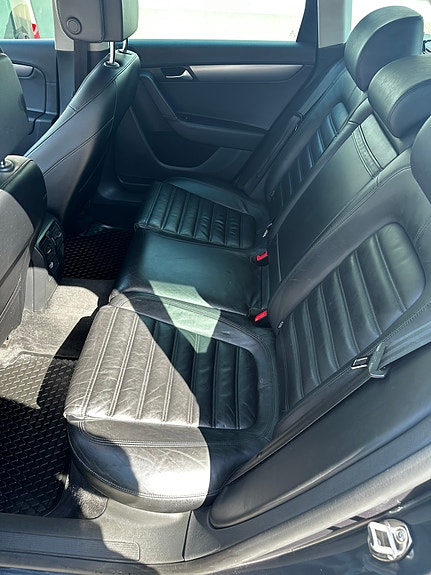 Volkswagen Passat 9 of 9