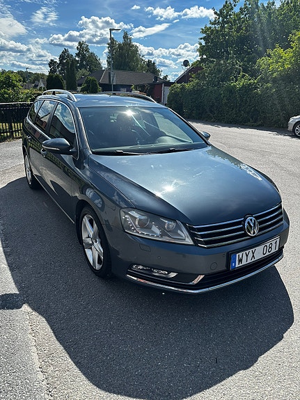 Volkswagen Passat 2 of 9