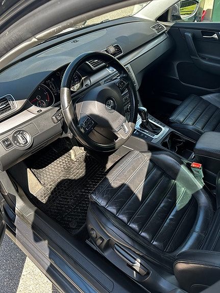 Volkswagen Passat 7 of 9