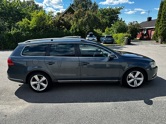 Volkswagen Passat 4 of 9
