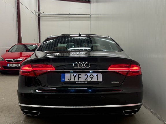 Audi A8 6 of 27
