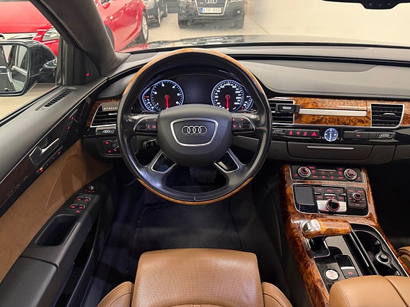 Audi A8 14 of 27