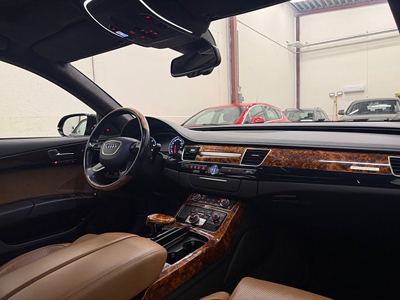 Audi A8 23 of 27