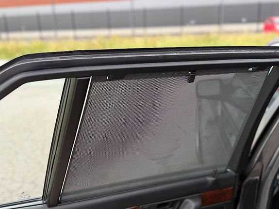 BMW 750i 7 of 11