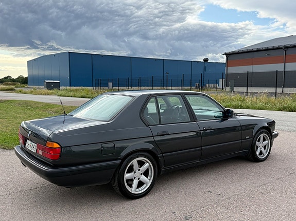 BMW 750i 2 of 5
