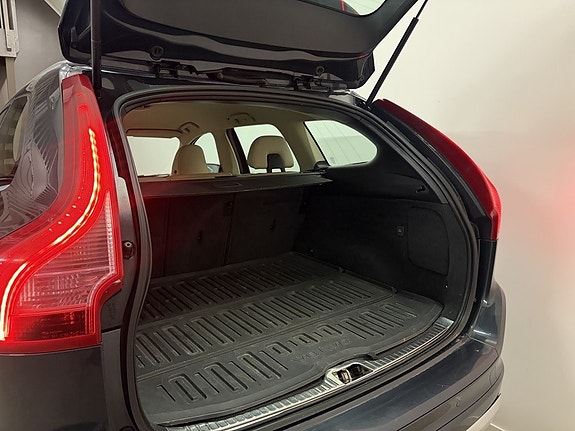 Volvo XC60 13 of 13