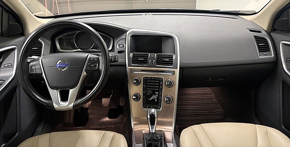 Volvo XC60 6 of 13