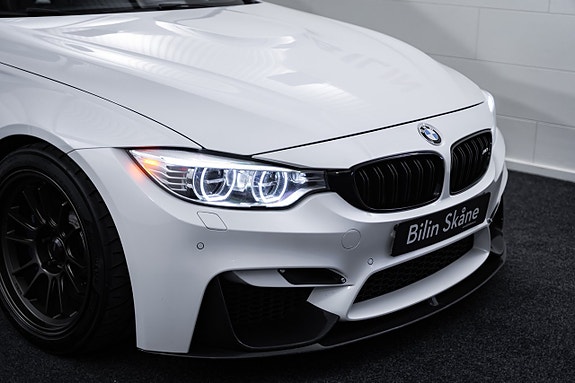 BMW M3 3 of 5