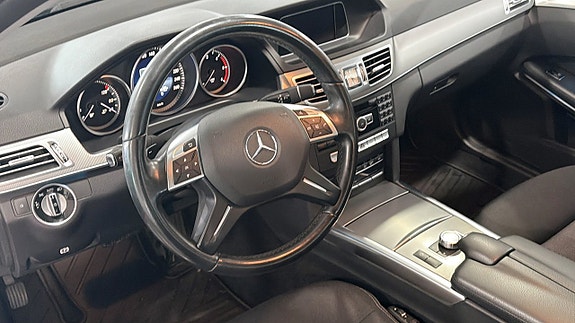 Mercedes-Benz E220 8 of 8
