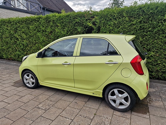 Kia Picanto 3 of 5