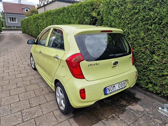 Kia Picanto 4 of 5