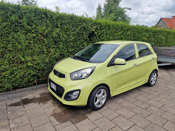 Kia Picanto 2 of 5