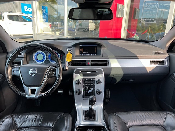 Volvo V70 7 of 15