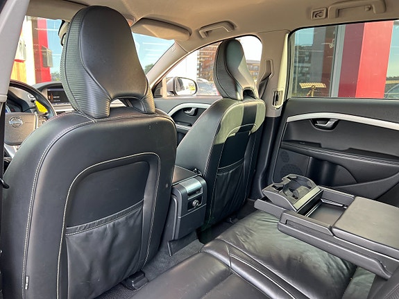 Volvo V70 11 of 15