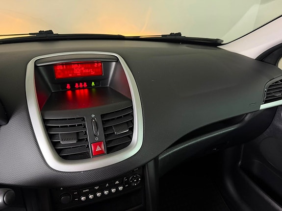 Peugeot 207 13 of 14