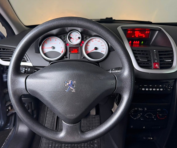 Peugeot 207 12 of 14