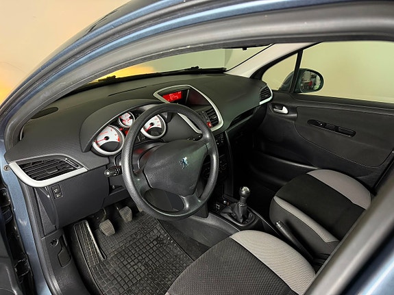 Peugeot 207 9 of 14