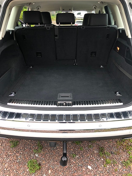 Volkswagen Touareg 9 of 13