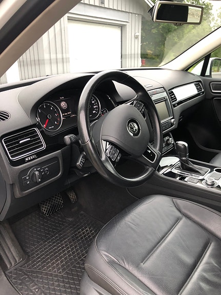 Volkswagen Touareg 7 of 13