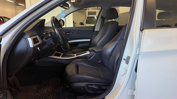BMW 320d 8 of 14