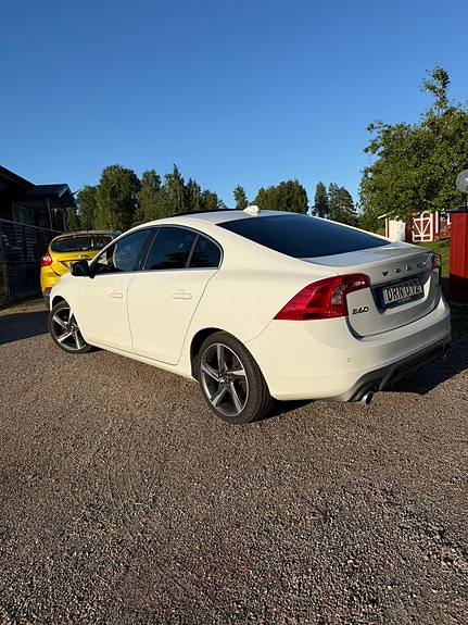 Volvo S60 4 of 8