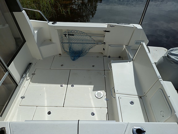 Quicksilver 605 Pilothouse 2 of 5