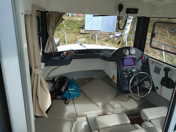 Quicksilver 605 Pilothouse 5 of 5